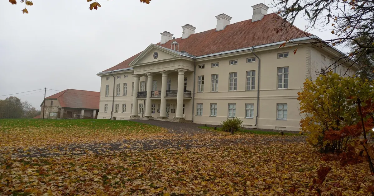 AJALUGU ⟩ Kuidas üks pagulane kinkis Lihulale kodu, mida temalt kord rööviti​