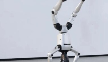 LISATUD VIDEOD ⟩ Kae robotit – teeb hullemaid trikke kui Vello Vaher