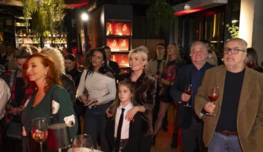 SUUR GALERII ⟩ Liis Lemsalu uue albumi esitlus pealinna restoranis meelitas kohale ohtralt staare