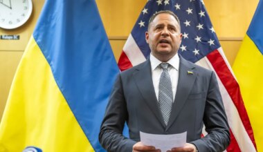 Zelenskõi tagasi astunud kantseleiülem: ma lähen rindele - Maailm - Postimees.ee