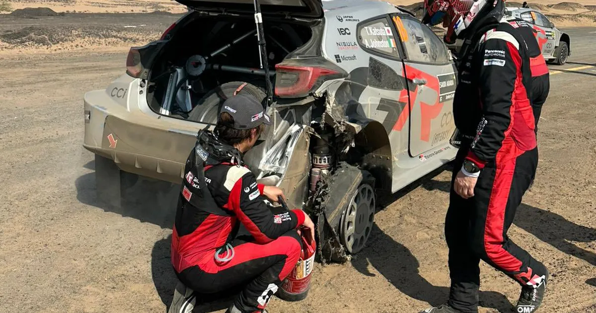 VIDEO ⟩ Poodiumikohast unistanud Katsuta auto läks enne viimast katset põlema