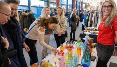 Ugala laat tõi teatrimaja rahvast täis ja oksjonil müüdi kõik esemed