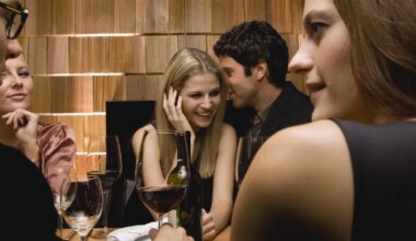 «Naine flirtis ja mees nautis seda, teate küll, nagu inimesed, kes ootavad, et koos voodisse hüpata»