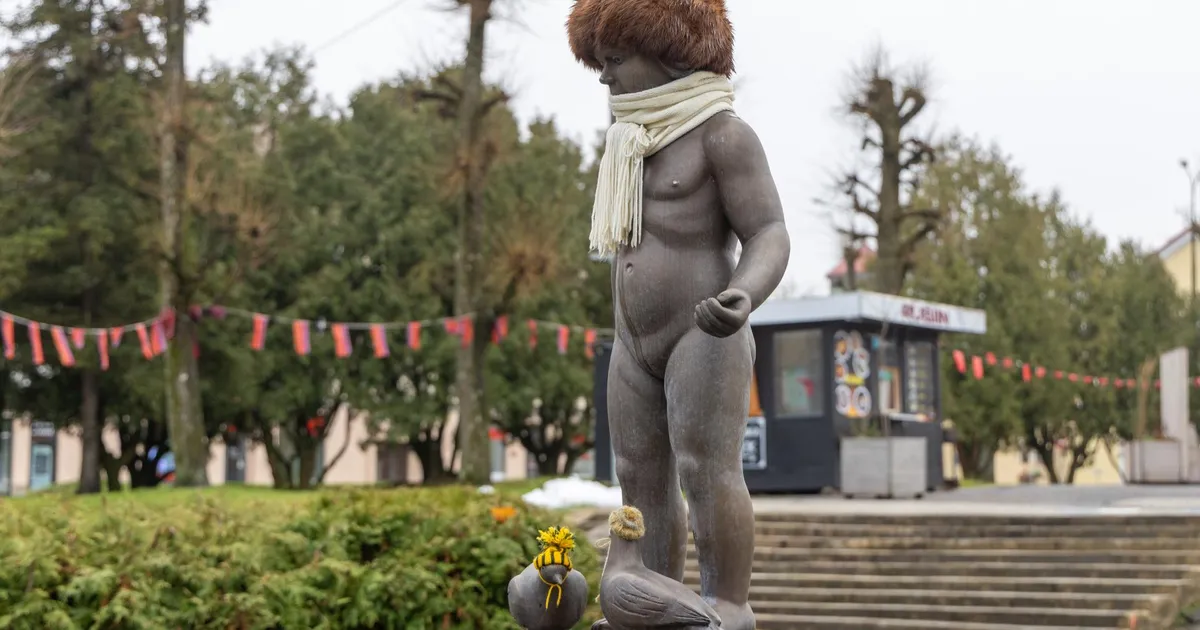 Viljandi uue skulptuuri tegelased said mütsi ja salli