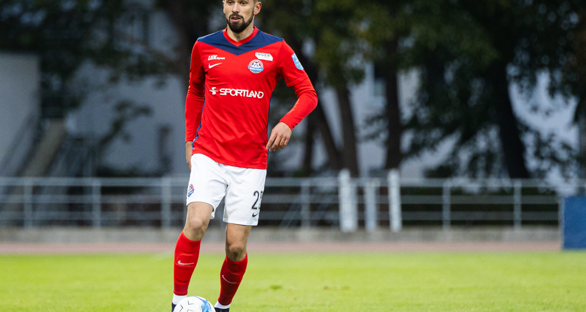 Trans sõlmis klubis kaks aastat olnud keskkaitsjaga uue sama pika lepingu