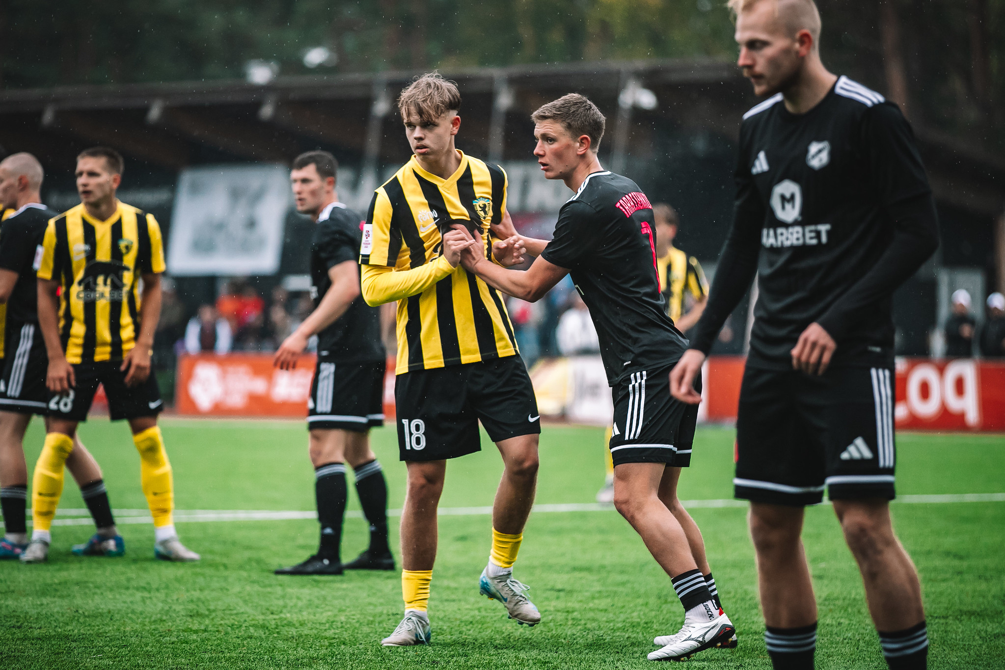 Marten-Chris Paalberg Nõmme Kaljuga madistamas. Foto: Janek Eslon