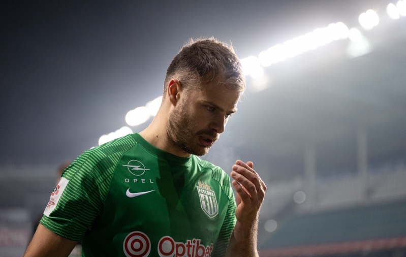 Florat pärjati esimest korda, samal ajal kui Andrejev tegi juba kübaratriki