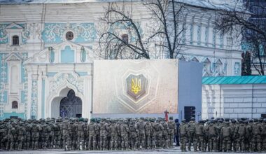 SÕJAPÄEVIK (1349. päev) | Venemaa tabas paraadplatsil autasusid oodanud Ukraina sõdureid. Hukkunute arv pole teada