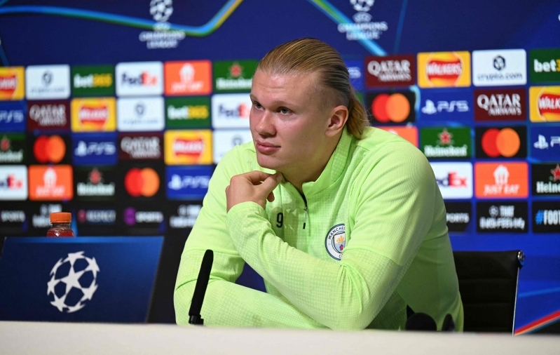 Erling Haaland mängueelsel pressikonverentsil. Foto: Scanpix / Oli Scarff / AFP