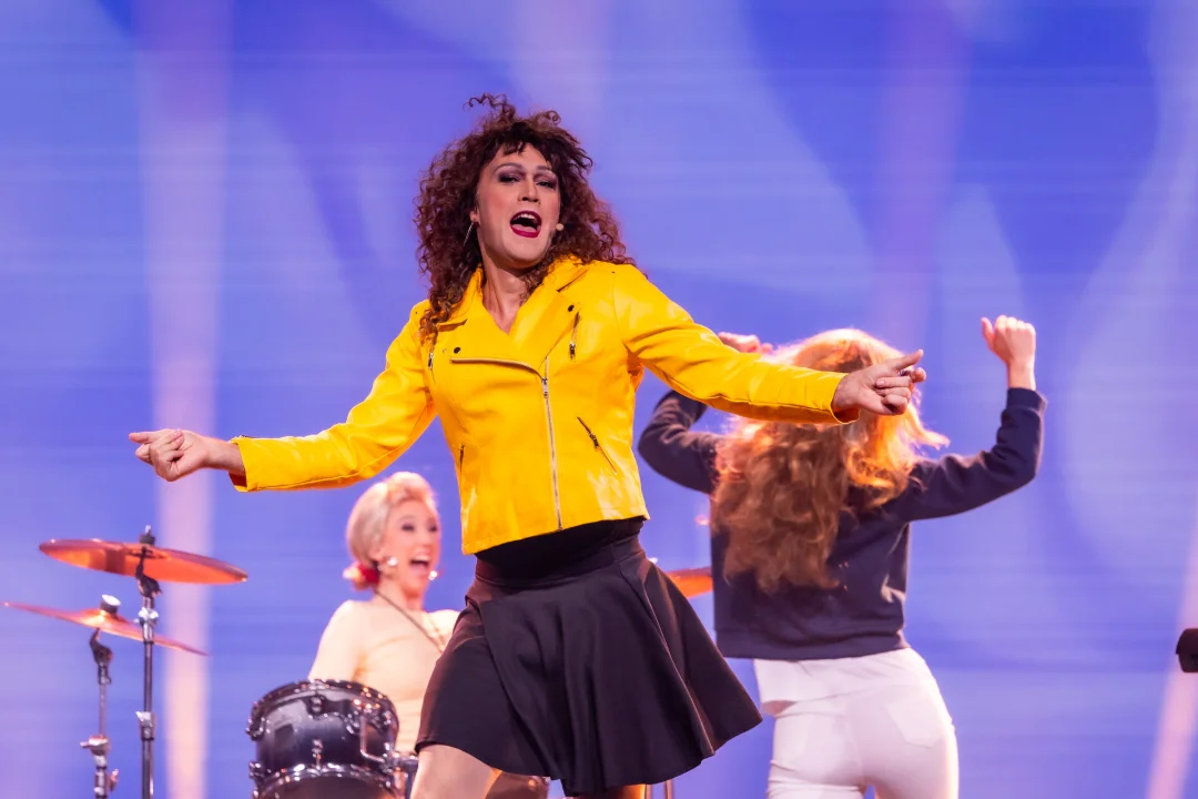 Rootsi diskotšikiks kehastunud Mikk Saar: aitab küll, enam ei soorita ma mitte kunagi ühtegi naisrolli!