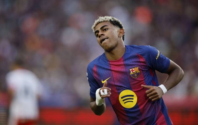 Tüli puhkes kell 13.47! Barcelona saatis Yamali koondisele ütlemata arstide käe alla