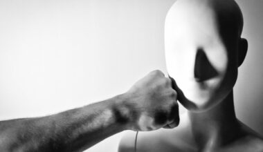 JUHTKIRI | Nõo surmakutsari juhtum näitab: naist peksvad retsid tuleb pista päriselt trellide taha