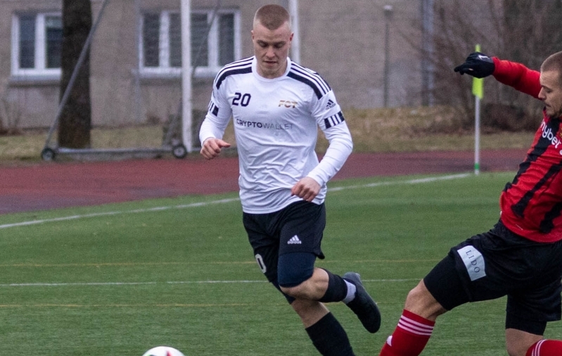 Esimeses Esiliiga üleminekumängus löödi neli väravat, aga seis jäi lahtiseks