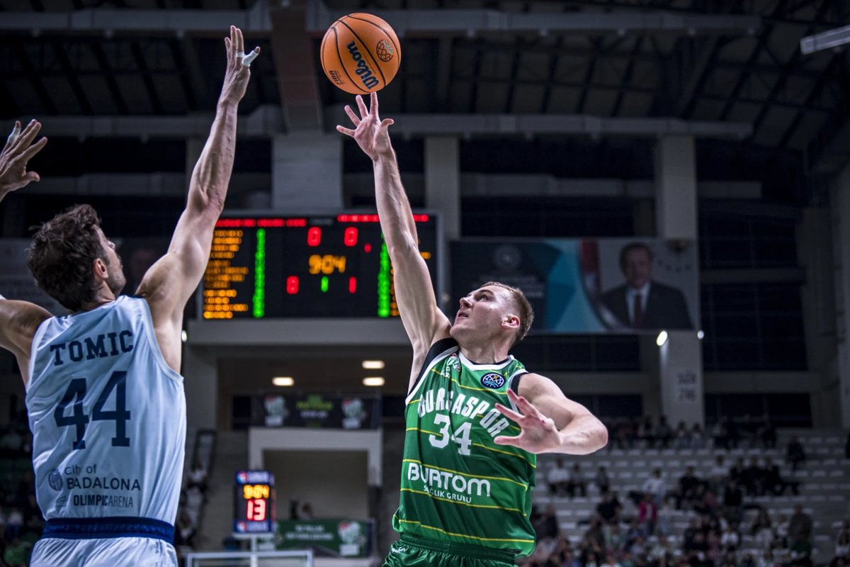 Bursaspor võitis Türgis hooaja kolmanda mängu, mitmekülgselt tegutsenud Konontšukil oli hea viskepäev