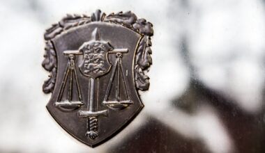 Prokuratuur alustas Järva-Jaani hooldekodust luumurdudega haiglasse viidud ja seal surnud naise juhtumi asjus menetlust