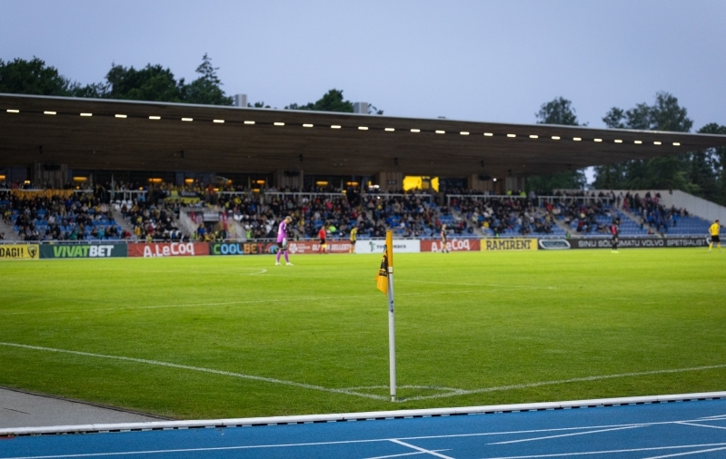 Rannastaadionile rahvast jagus. Foto: Katariina Peetson / jalgpall.ee