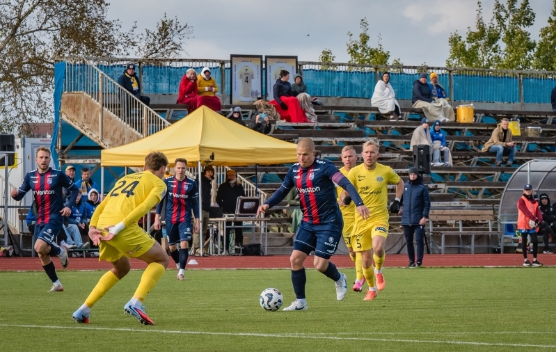 Hõre: Kuressaares jäi publikunumber mitmel korral napiks. Foto: Allan Mehik