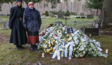 ÜLEVAADE | Päikesepoiss sängitati Muhu mulda. Imre Sooäärt käisid ära saatmas mitmed prominendid