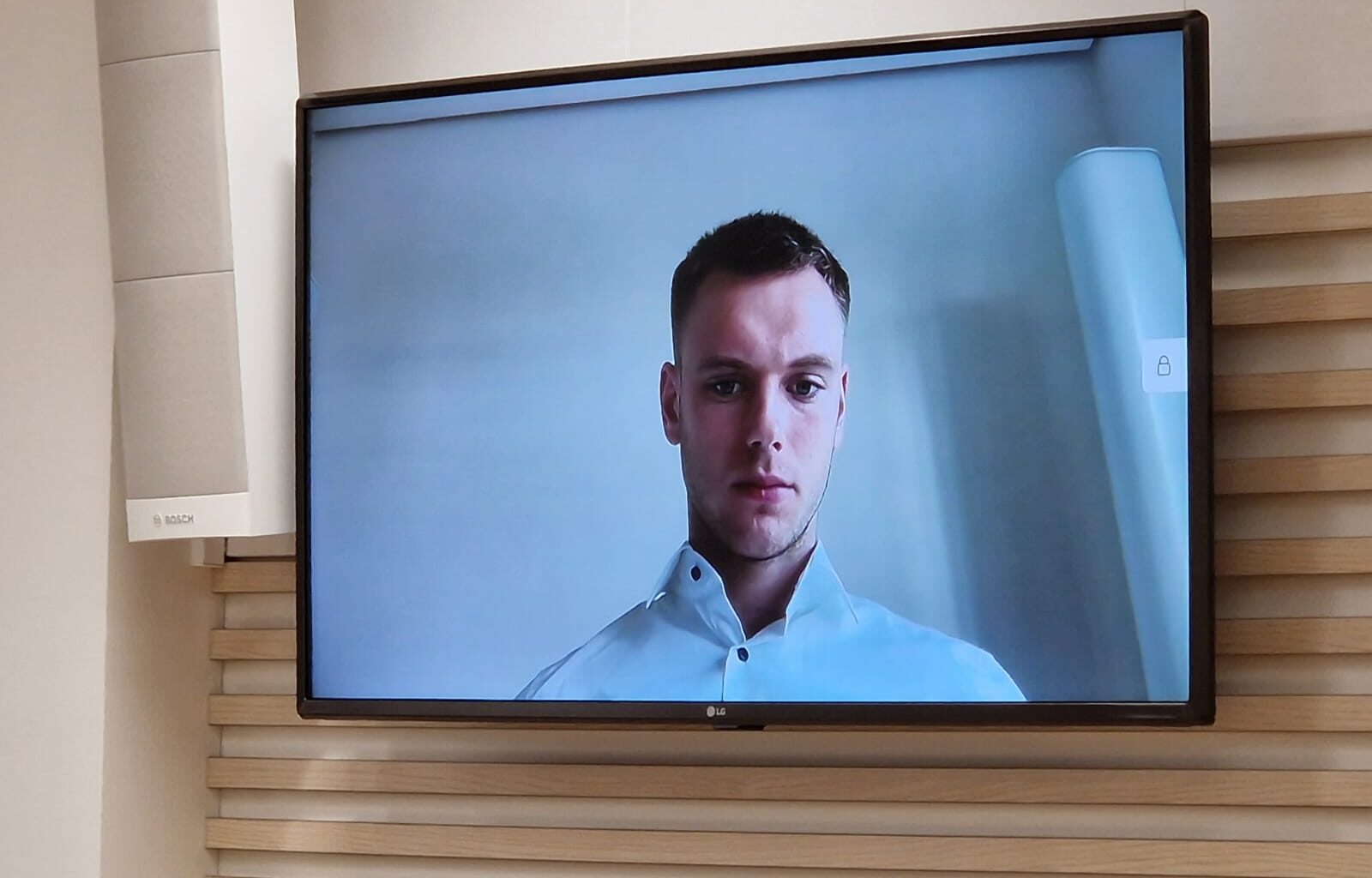 Karl Jakob Hein pidi kohtus tõendama, et mängib ja elab välismaal. Politsei: aga ta ju nimetab Eestit koduks!