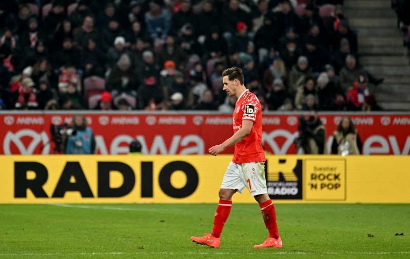 Omaväravaga alustanud ja ajaloolise punasega lõpetanud vireleja näppas kõrgelt oksalt punkti