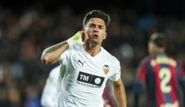 Kuidas võita derbit? Nahkhiir saabus kodusele peole teravate kääridega!