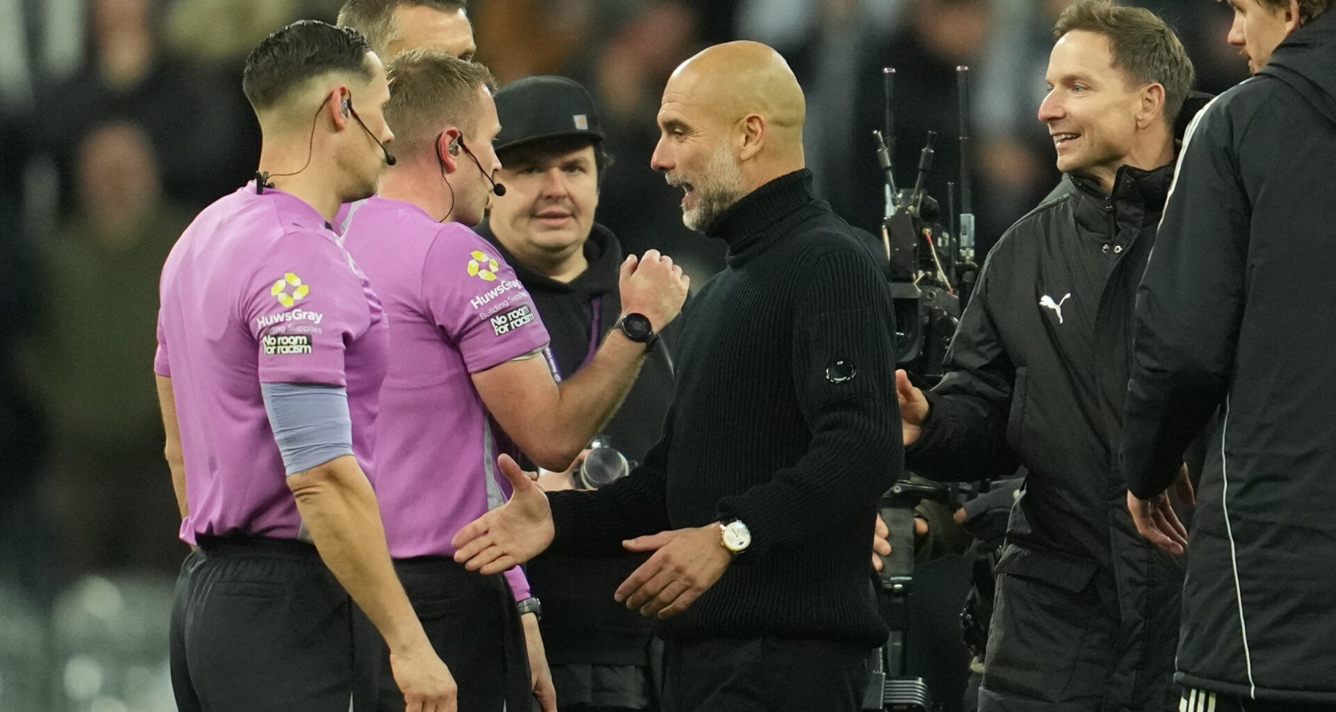 Guardiola kukkus vaidlema vastasmängija, kohtunike ning üllataval kombel ka kaameramehega
