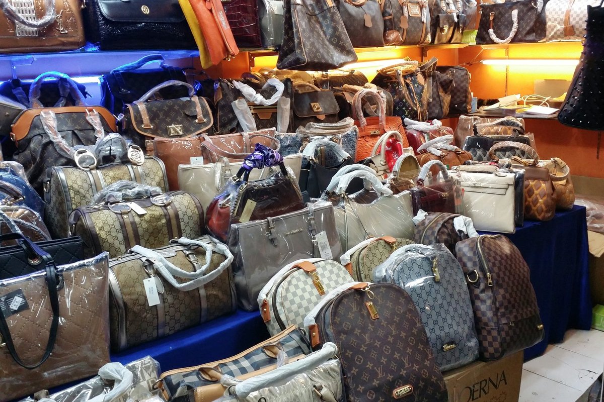 Brändisõda Venemaa moodi: „legaalsed“ võltsingud võivad tulevikus jõuda Eesti lettidele