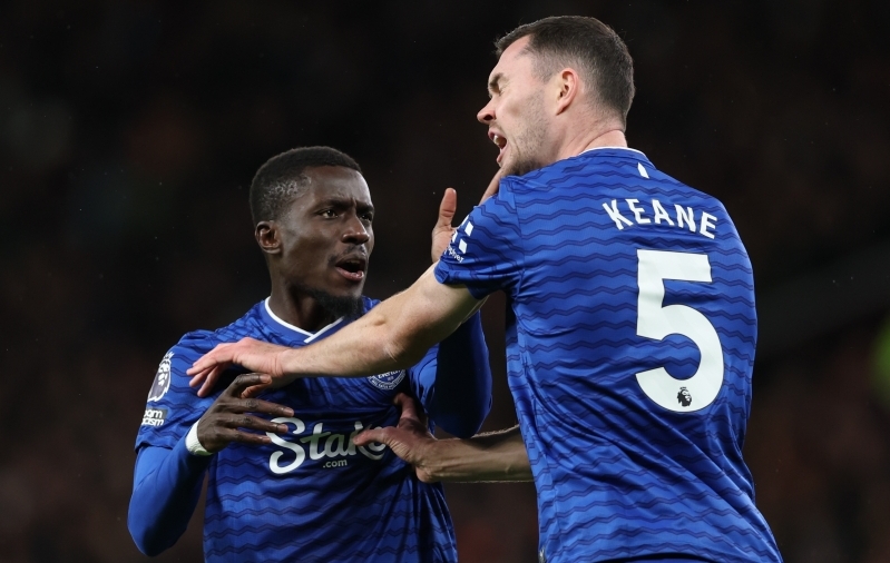 Idrissa Gueye andis Michael Keane