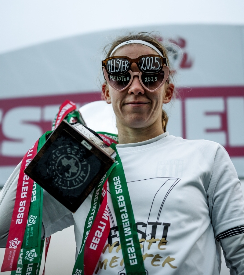 Eesti meistrile kuuluvat karikat sai Rosen tõsta juba kaheksandat aastat järjest. Foto: Taavi Verbo