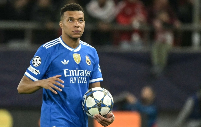 Mbappe jõudis Messi ja Ronaldo rekordist kolme kübaratriki kaugusele