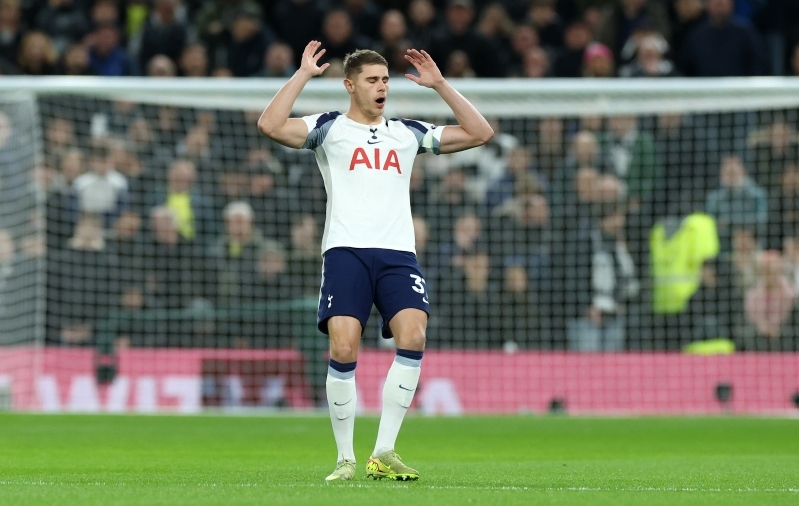 Kodu paneb jala värisema? Küljejoonelt värava lüüa lasknud Tottenham värvis end kuue minutiga nurka