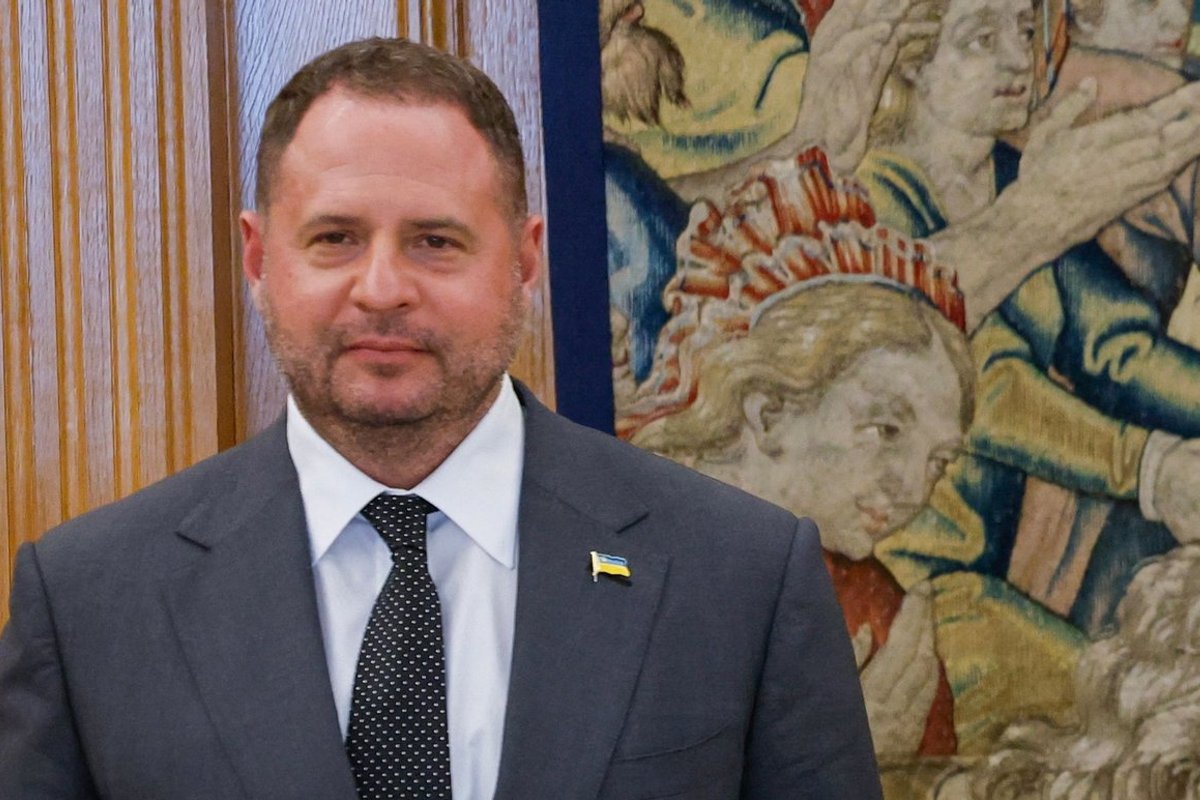 Ukraina presidendikantselei juhi kohalt tagasi astunud Jermak lubas minna rindele