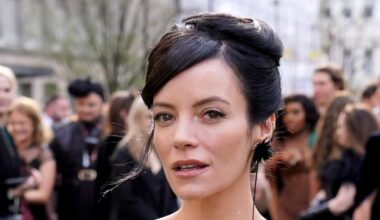 Petmine, sekslelud ja pisarad. Lily Alleni uuest plaadist räägib terve maailm