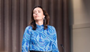 Opositsioonierakonnad annavad täna üle umbusalduse Karmen Jollerile