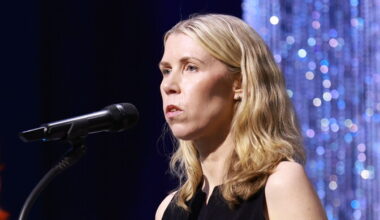 Reeli Reinaus avaldas romaani "Hiietantsijad" | Kirjandus