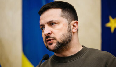 Macron kohtub esmaspäeval Pariisis Zelenskiga | Välismaa