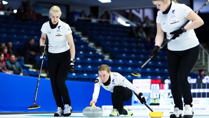 Eesti kurlingunaiskond mängib Austriaga A-divisjoni koha eest | Kurling