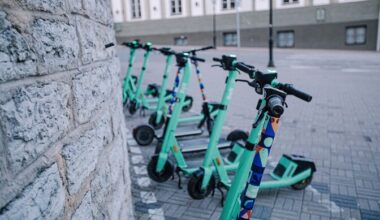 Ministeerium kavatseb karmistada kergliikuritega sõitmise reegleid alaealistele | Eesti