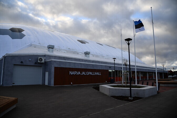 Narva linnavalitsus sulges ajutiselt ohtlikuks muutunud jalgpallihalli | Eesti