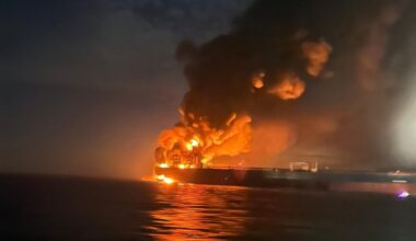 Türgi ranniku lähedal süttisid kaks sanktsioneeritud Vene varilaeva