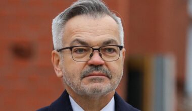 Peterburis rünnati Poola suursaadikut - Delfi