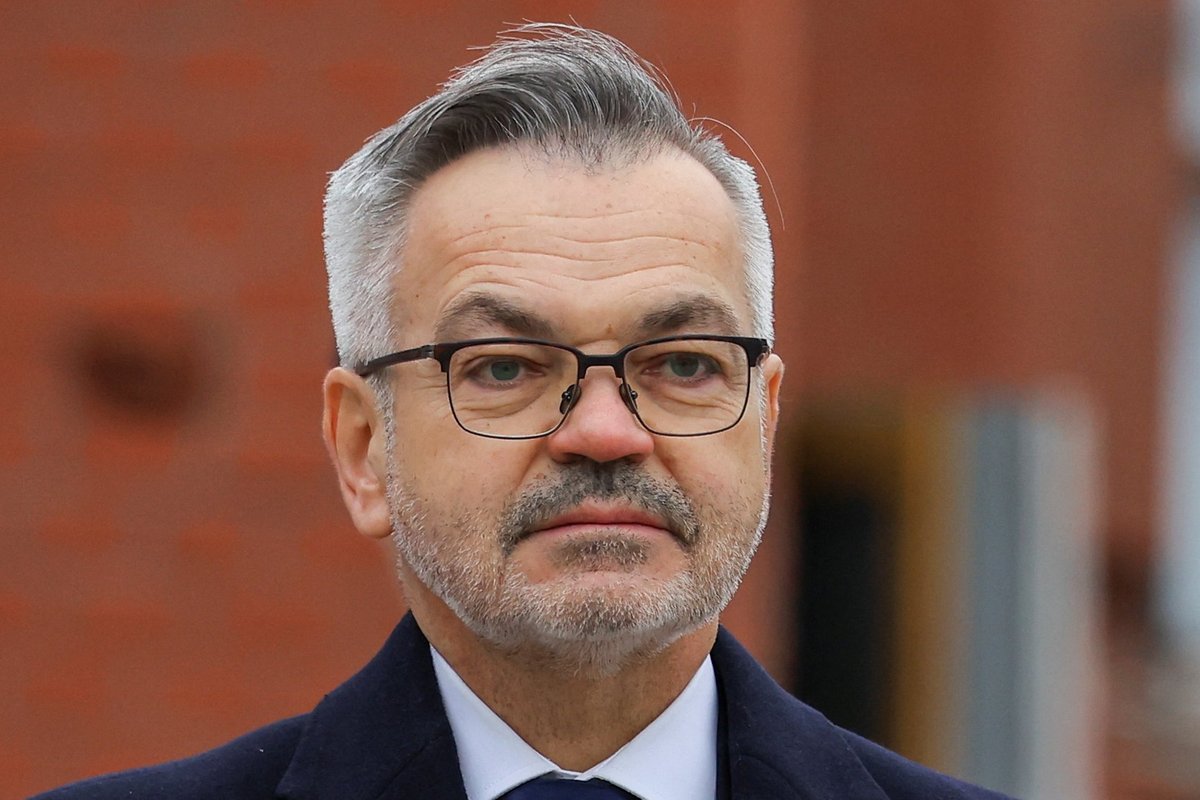 Peterburis rünnati Poola suursaadikut - Delfi