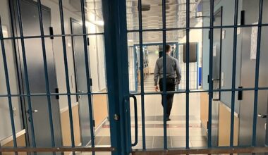 20-aastaselt vangivalvurina töötanud Gerda Kull: olin kui mutt tunnelis | Vikerraadio