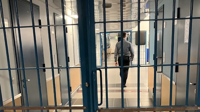 20-aastaselt vangivalvurina töötanud Gerda Kull: olin kui mutt tunnelis | Vikerraadio