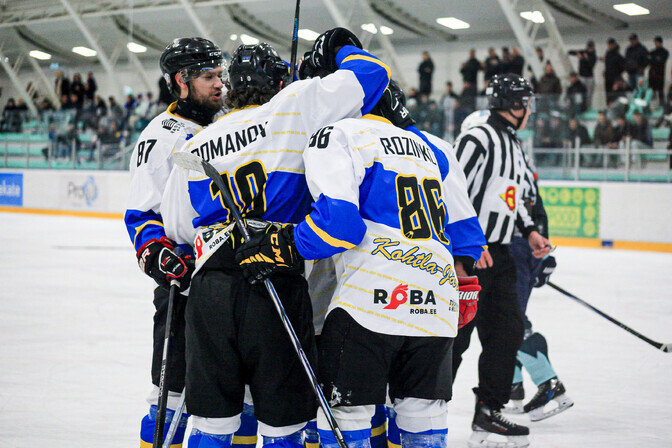 Galeriid: Hokimeistrivõistluste esimese ringi võitis Viru Sputnik | Jäähoki