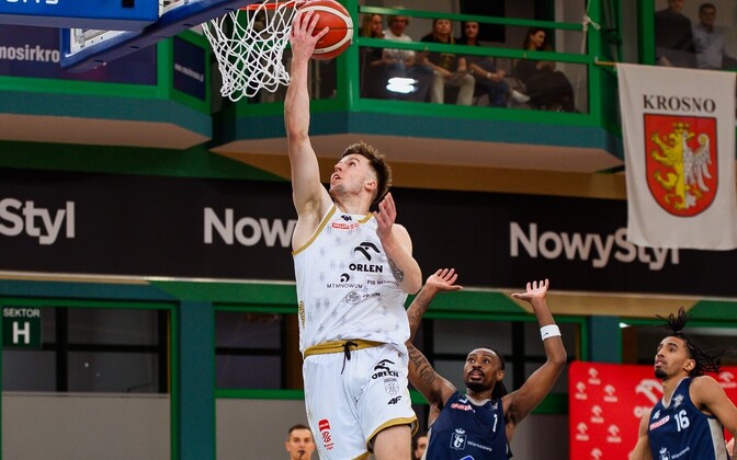 Böckler kerkis Poolas meeskonna resultatiivseimaks | Korvpall