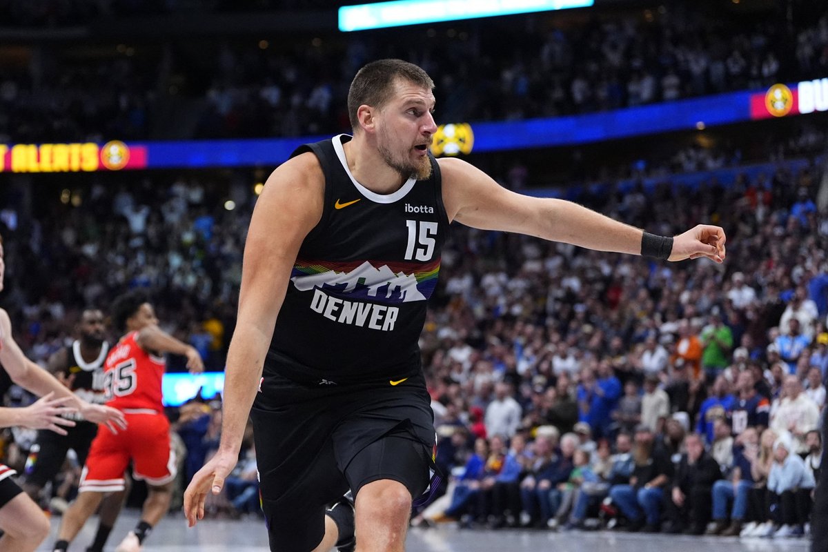 Nikola Jokic ei karju enam kohtunikega ega võta tehnilisi vigu