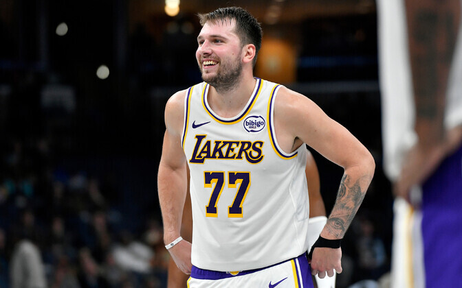 Mängupausilt naasnud Doncic viskas 44 punkti ja aitas Lakersi võidule | Korvpall