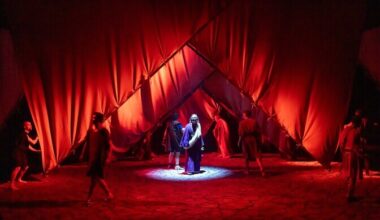 Arvustus. "Iphigeneia. Agamemnon. Elektra": oleviku meenutamine | Teater