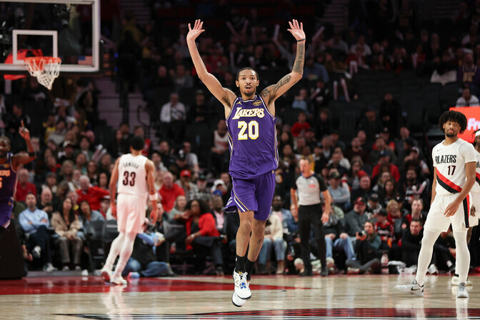 Põhimeesteta Lakers sai neljanda järjestikuse võidu | Korvpall